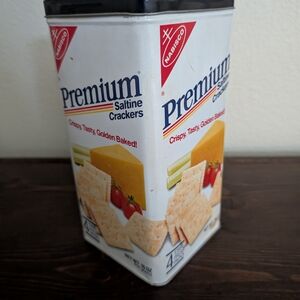 Premium Saltine Crackers Tin - White and Black